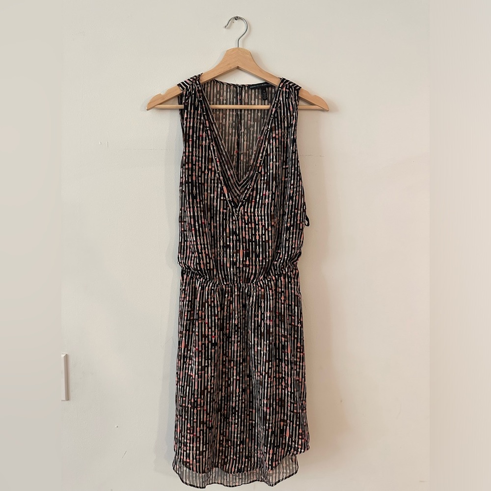 White House Black Market Dress - adorable details